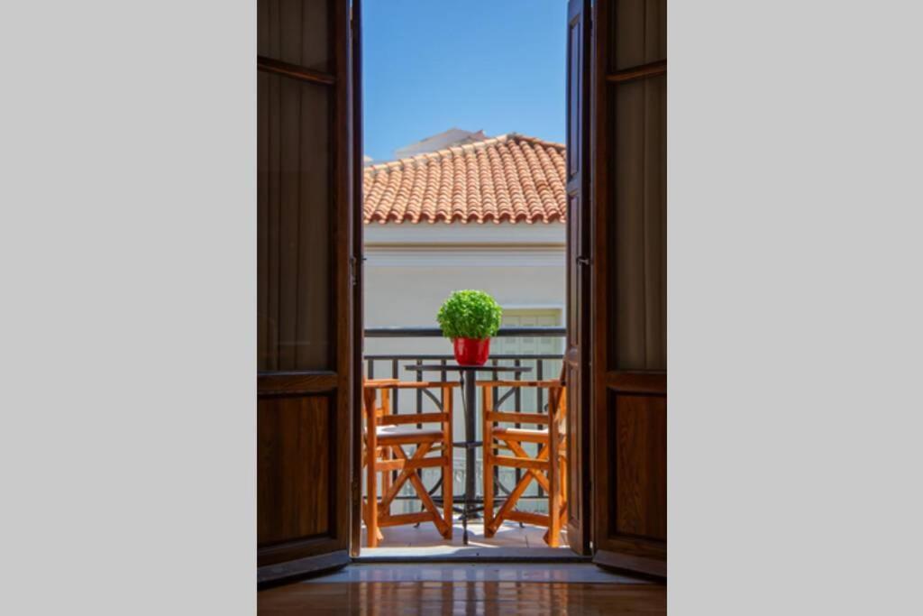 Seaview Stylish Flat In Andros - Walk To Beach Exterior foto
